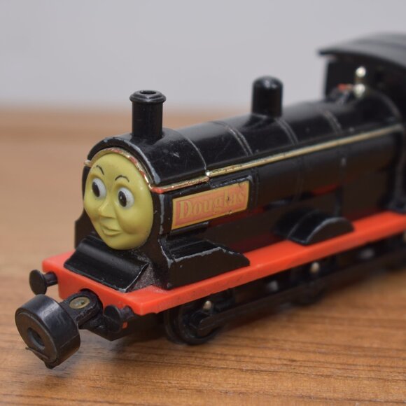 Douglas 10 Bandai Tec 1992 Diecast Trains with Coal Tender Thomas & Friends VTG - Picture 2 of 8